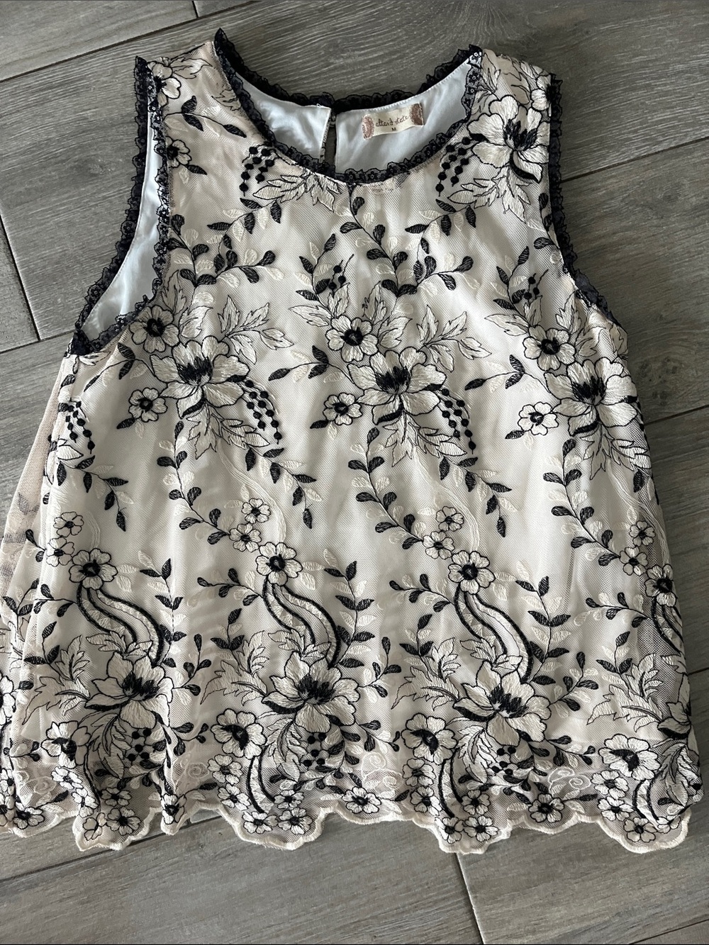 Altar'd State Black & Cream Floral Embroidered Sleeveless Camisole